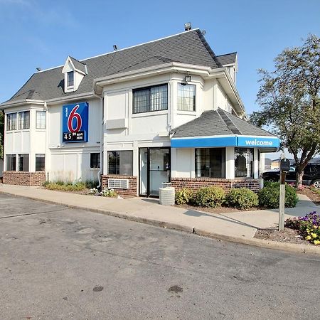 Motel 6 Milwaukee West - Brookfield Eksteriør bilde