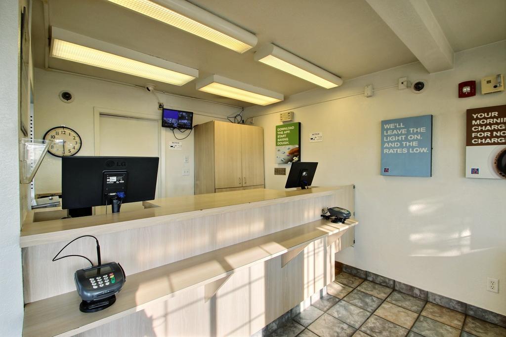 Motel 6 Milwaukee West - Brookfield Eksteriør bilde