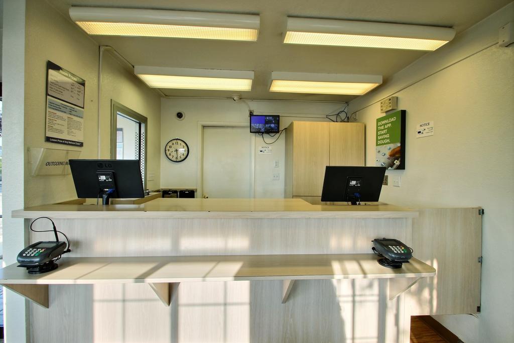 Motel 6 Milwaukee West - Brookfield Eksteriør bilde