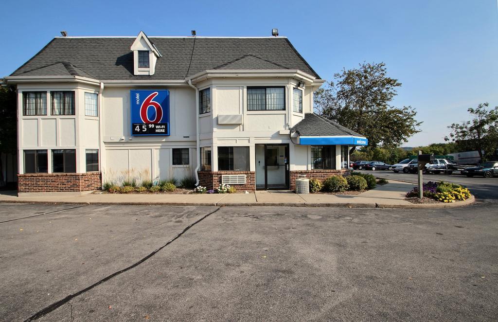 Motel 6 Milwaukee West - Brookfield Eksteriør bilde