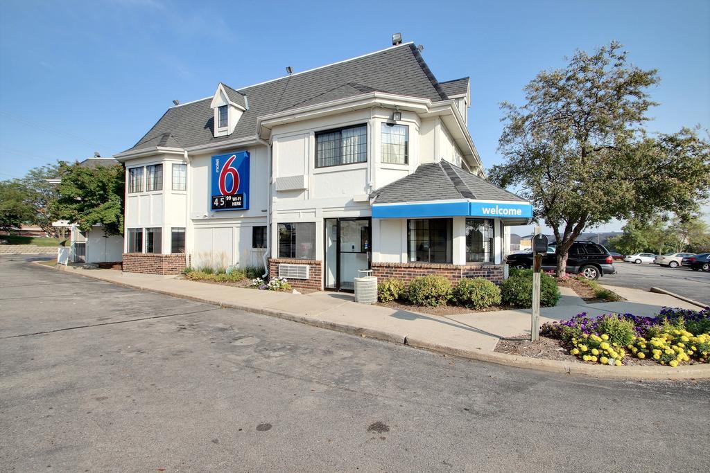 Motel 6 Milwaukee West - Brookfield Eksteriør bilde