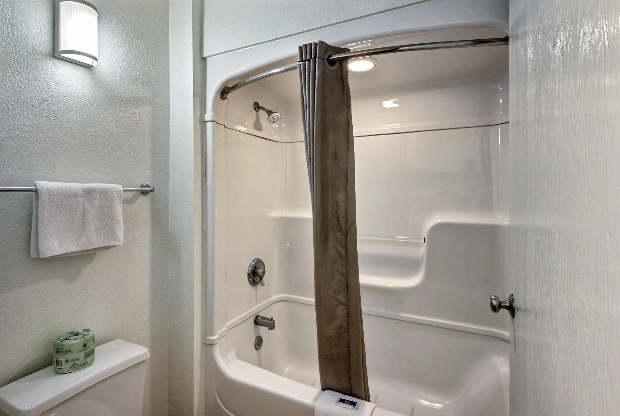 Motel 6 Milwaukee West - Brookfield Eksteriør bilde